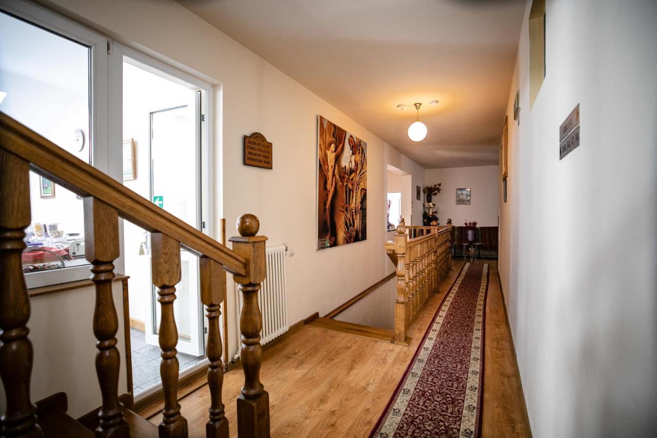 Pensiune Restaurant Route60 Ciucea 외부 사진